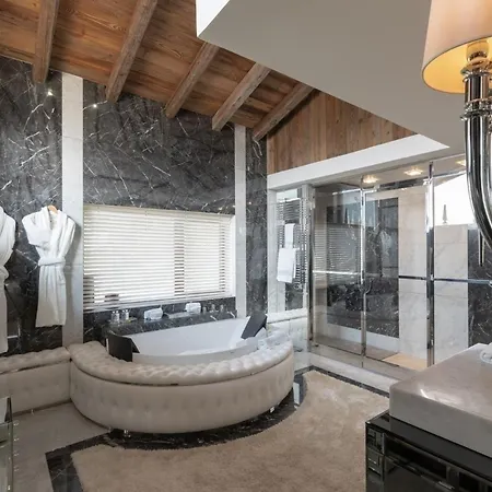 펜션 Delux Chalet With Pool&spa *