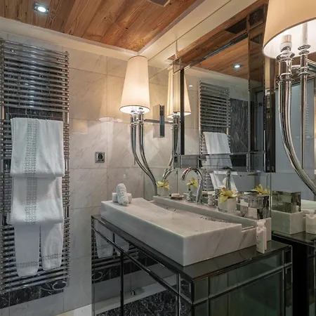 Delux Chalet With Pool&spa * 키츠부헬